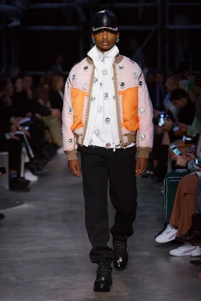 Look 30